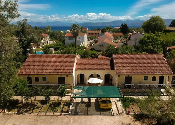Tony\'S Garden House